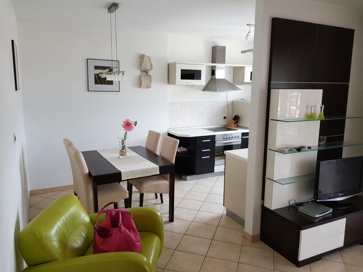 Ferienhaus Topic Vrsar Bagian luar foto